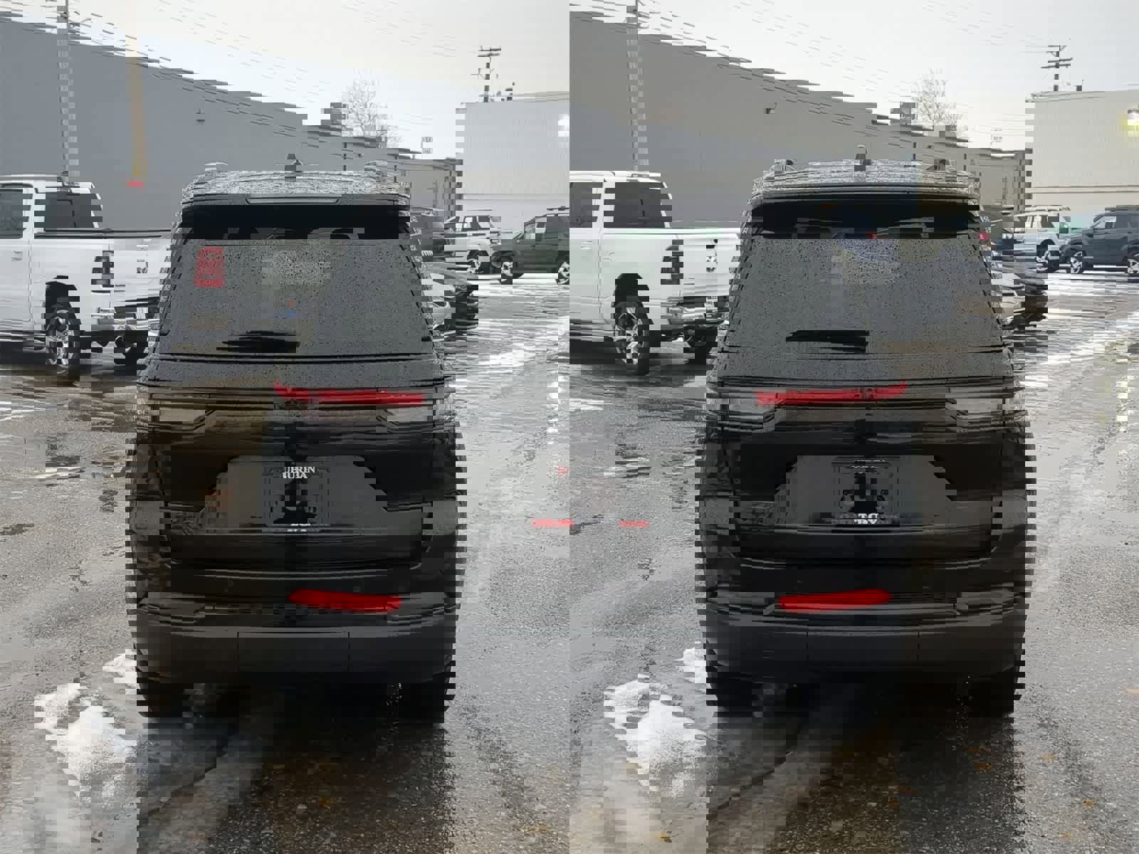 Used 2024 Jeep Grand Cherokee Altitude image 13