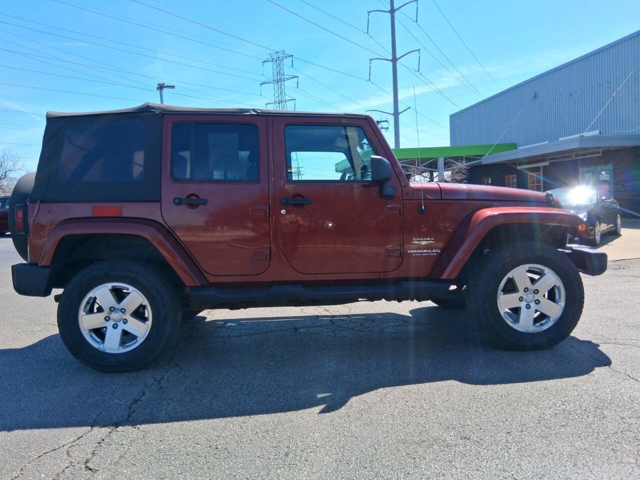 Used 2008 Jeep Wrangler Unlimited Sahara AWD/4WD image 3