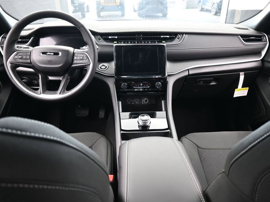 New 2026 Jeep Grand Cherokee L Laredo image 33