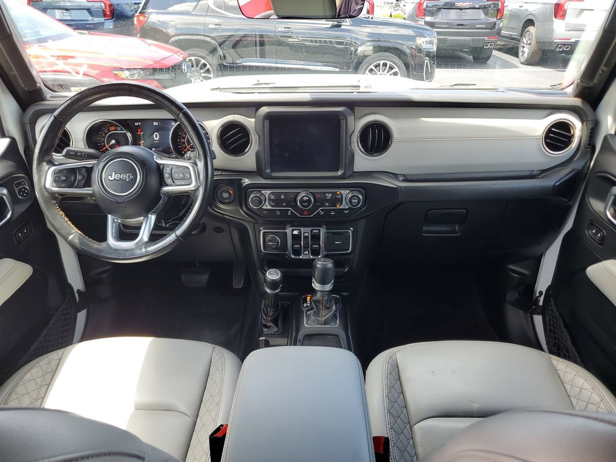 Used 2022 Jeep Wrangler Unlimited Sahara AWD/4WD image 11
