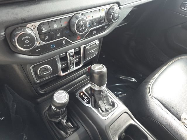 Used 2024 Jeep Wrangler Unlimited Sahara w/ Technology Group AWD/4WD image 25