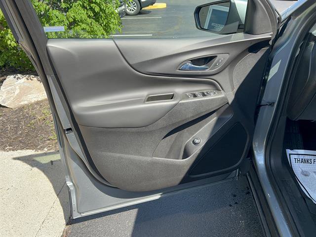 Used 2024 Chevrolet Equinox LT image 11