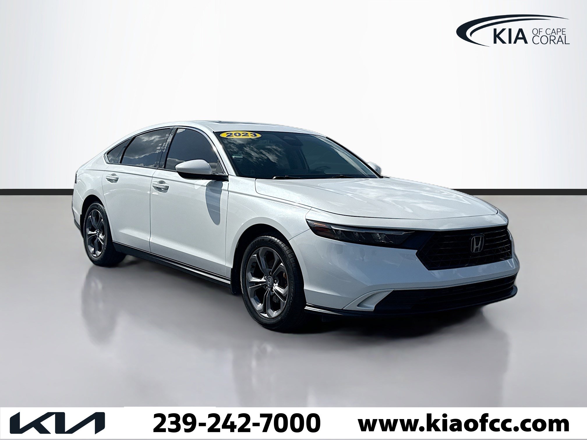 Used 2023 Honda Accord EX image 1