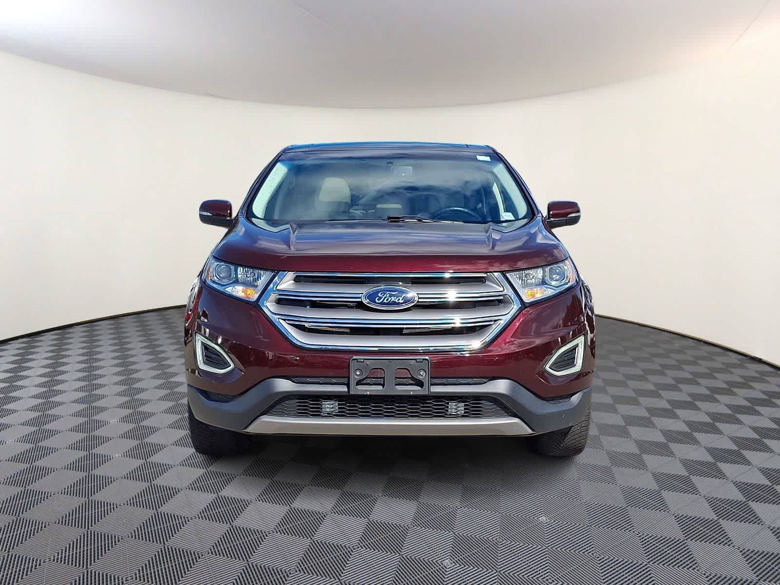 Used 2018 Ford Edge Titanium w/ Equipment Group 301A AWD/4WD image 3