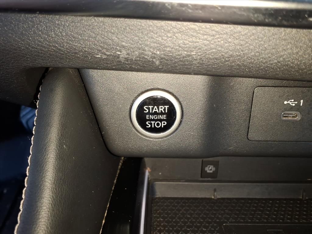 Used 2023 Nissan Rogue Platinum image 13