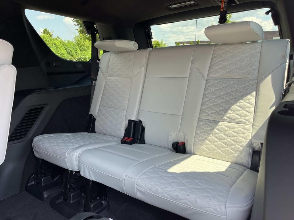 New 2026 Cadillac Escalade Platinum Sport w/ LPO, ONYX Package AWD/4WD image 19