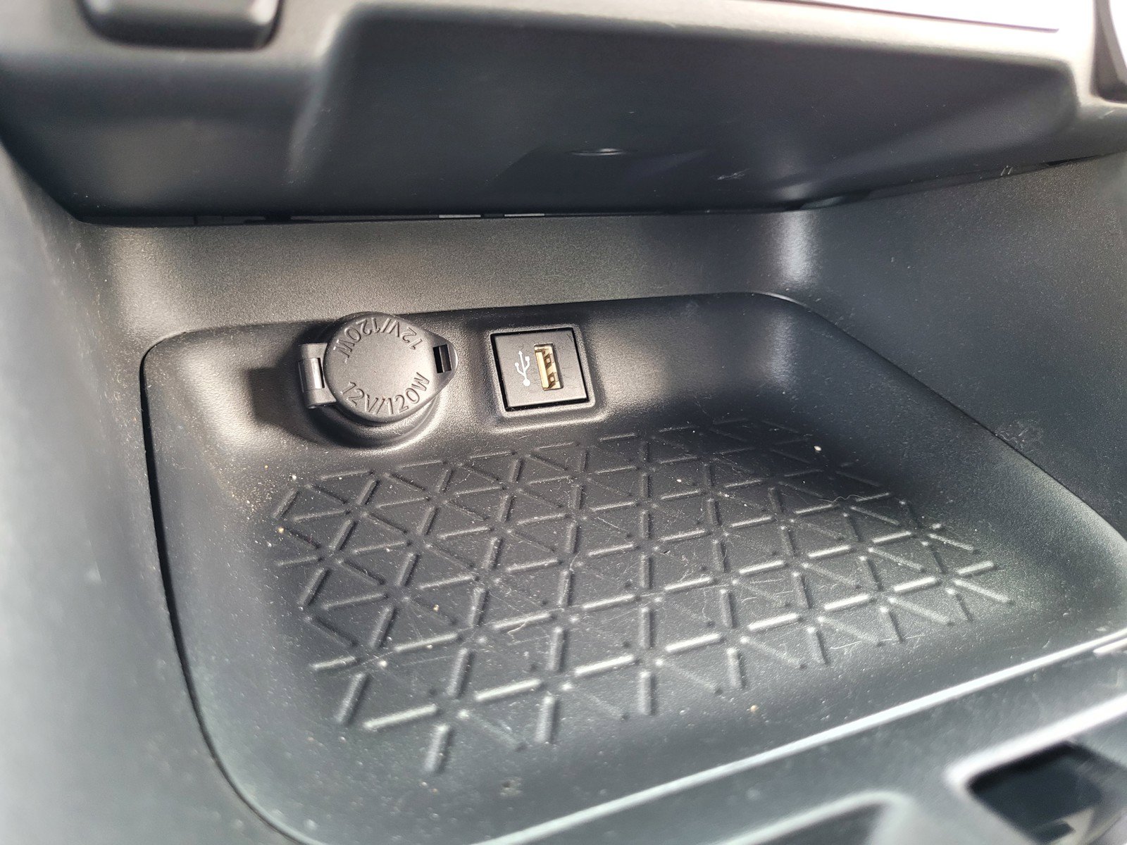 Used 2023 Toyota RAV4 XLE FWD image 19