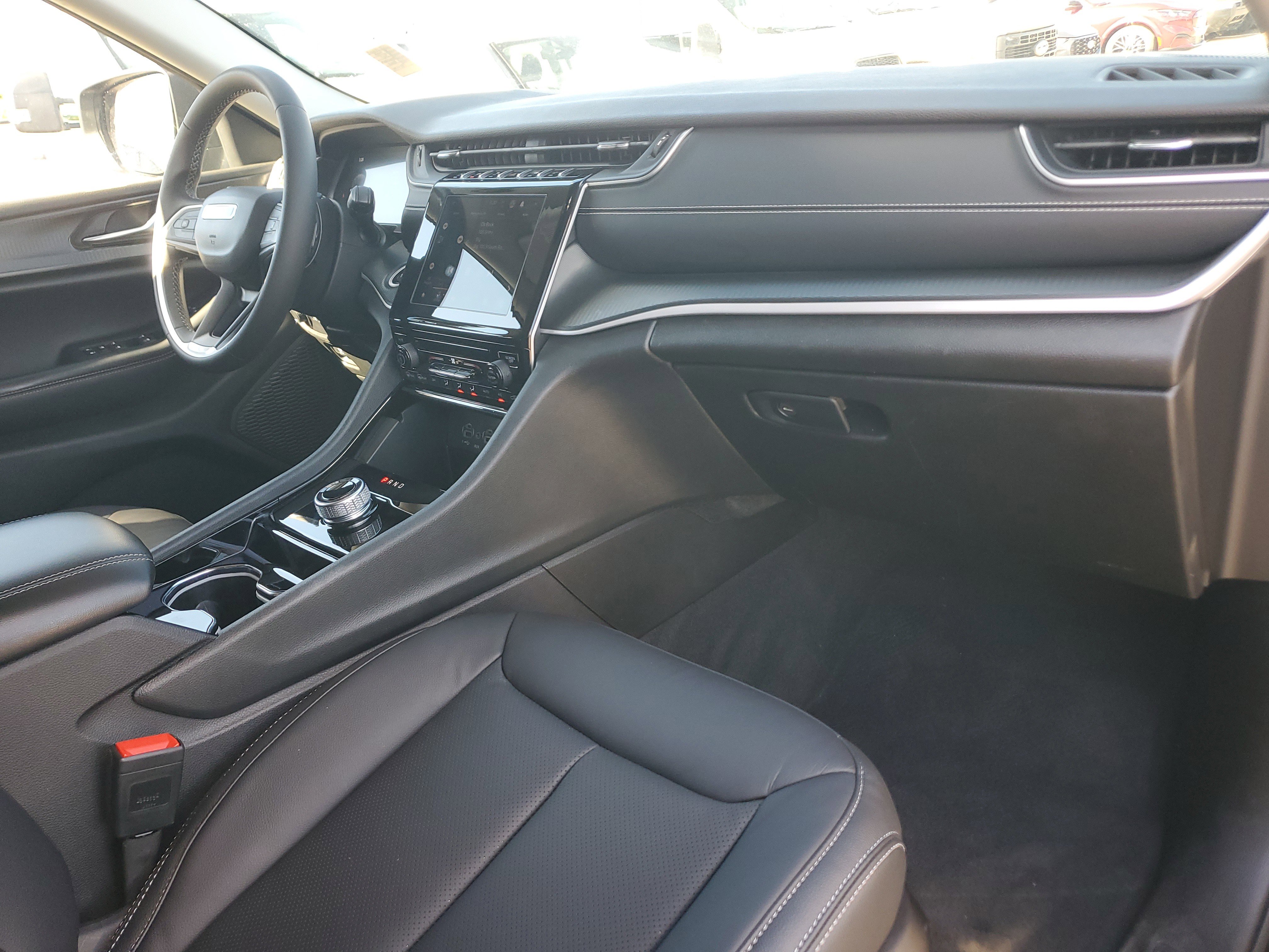 Used 2023 Jeep Grand Cherokee L Laredo image 22