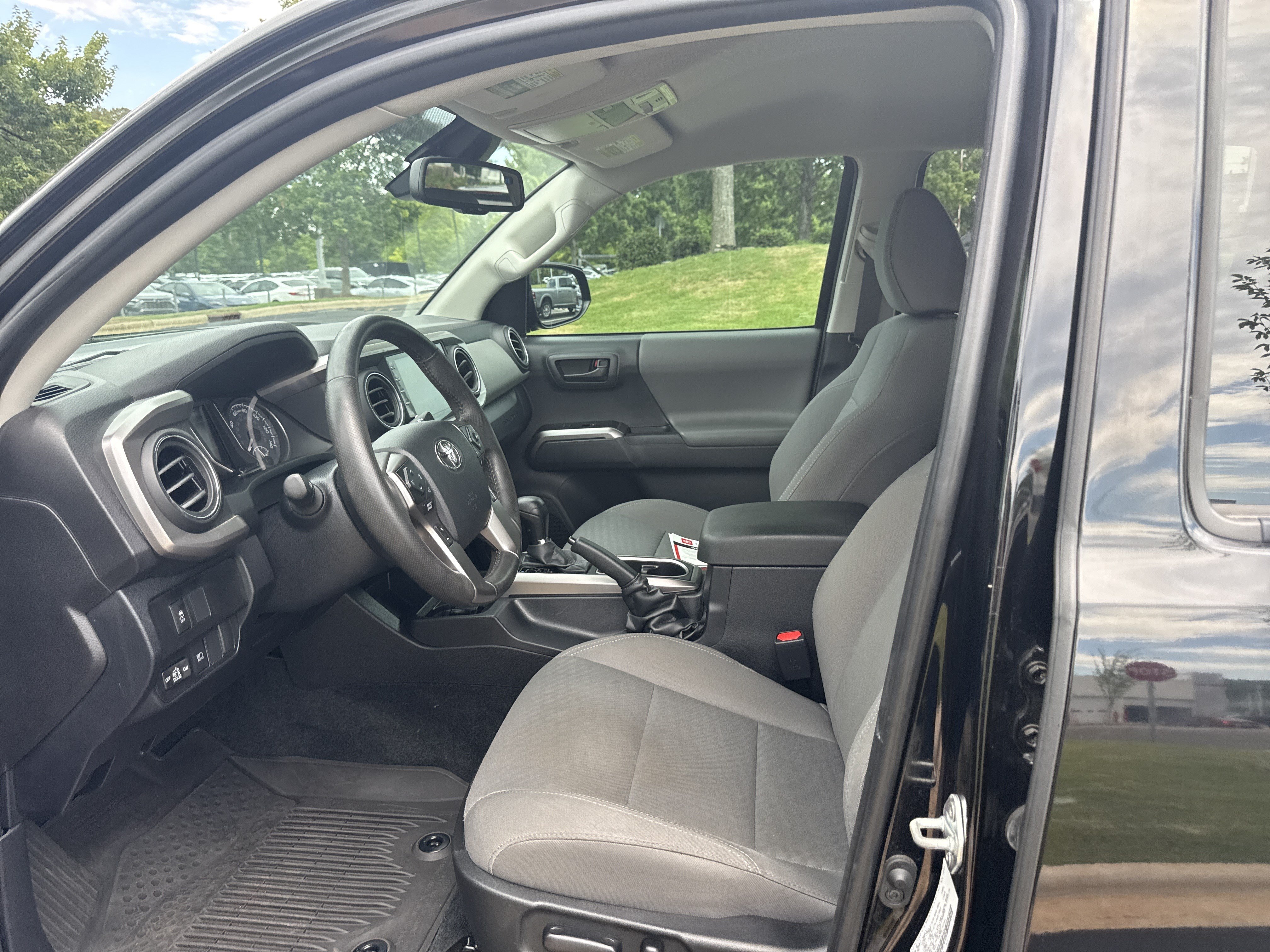 Used 2023 Toyota Tacoma SR5 w/ Technology Package AWD/4WD image 19