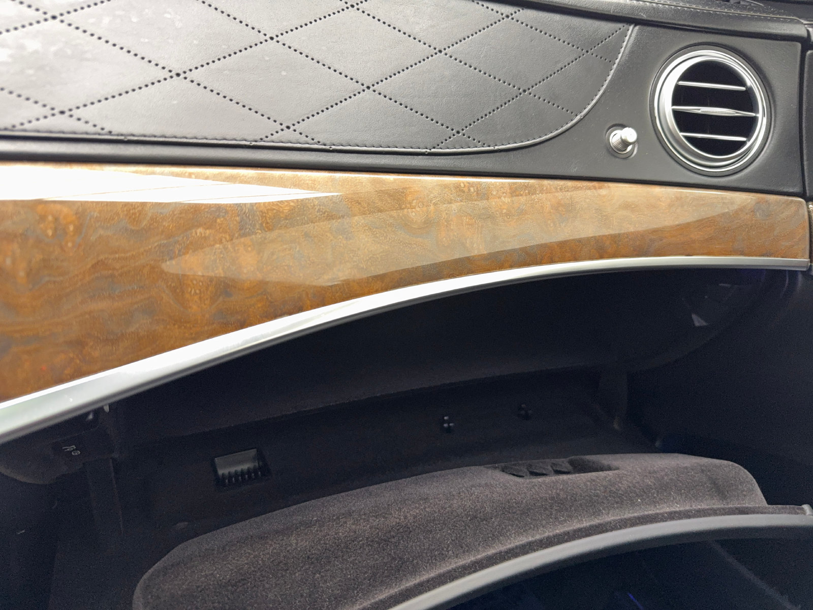 Used 2014 Mercedes-Benz S 550 Sedan w/ Sport Package image 31