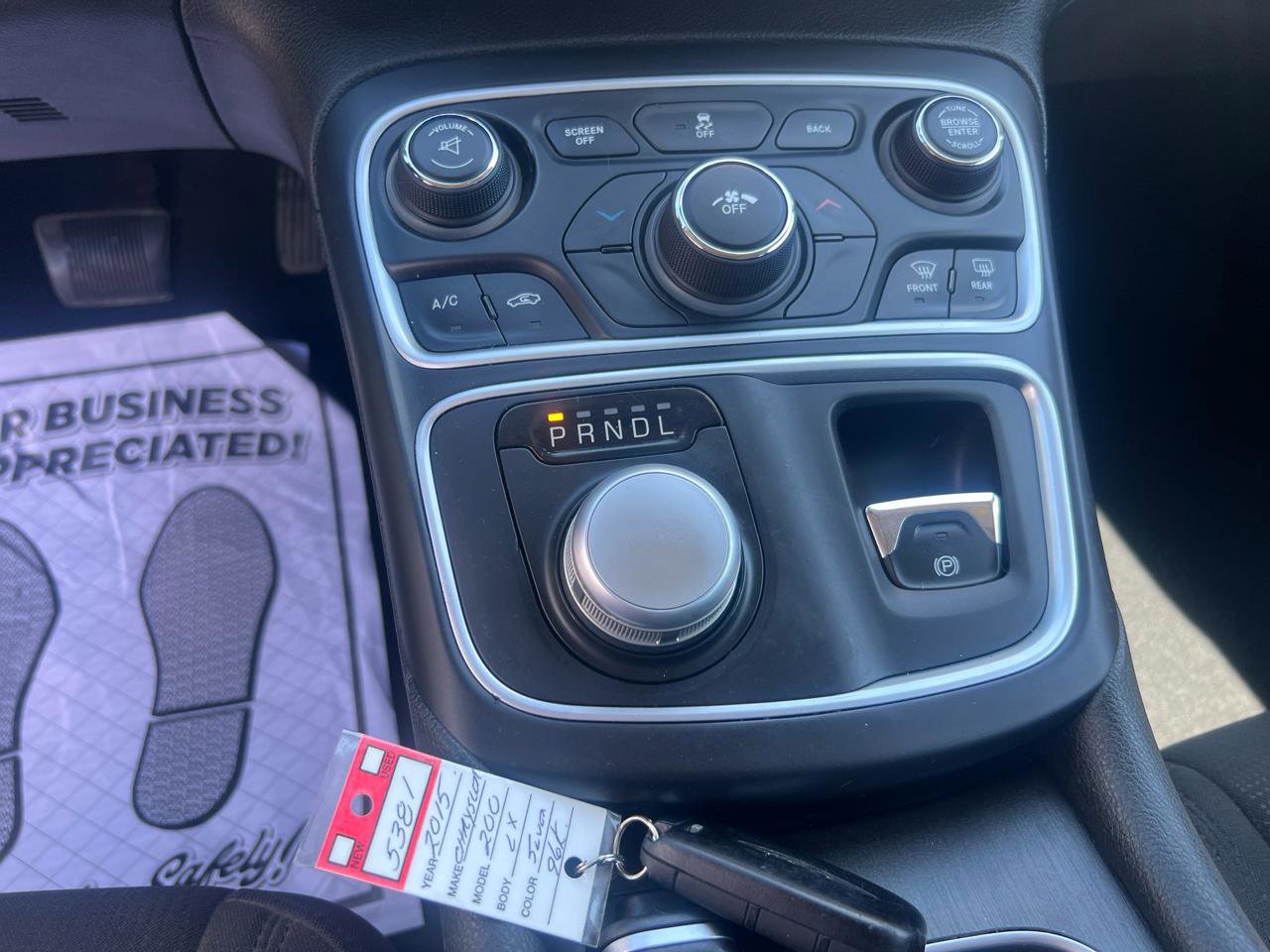 Used 2015 Chrysler 200 LX FWD image 18