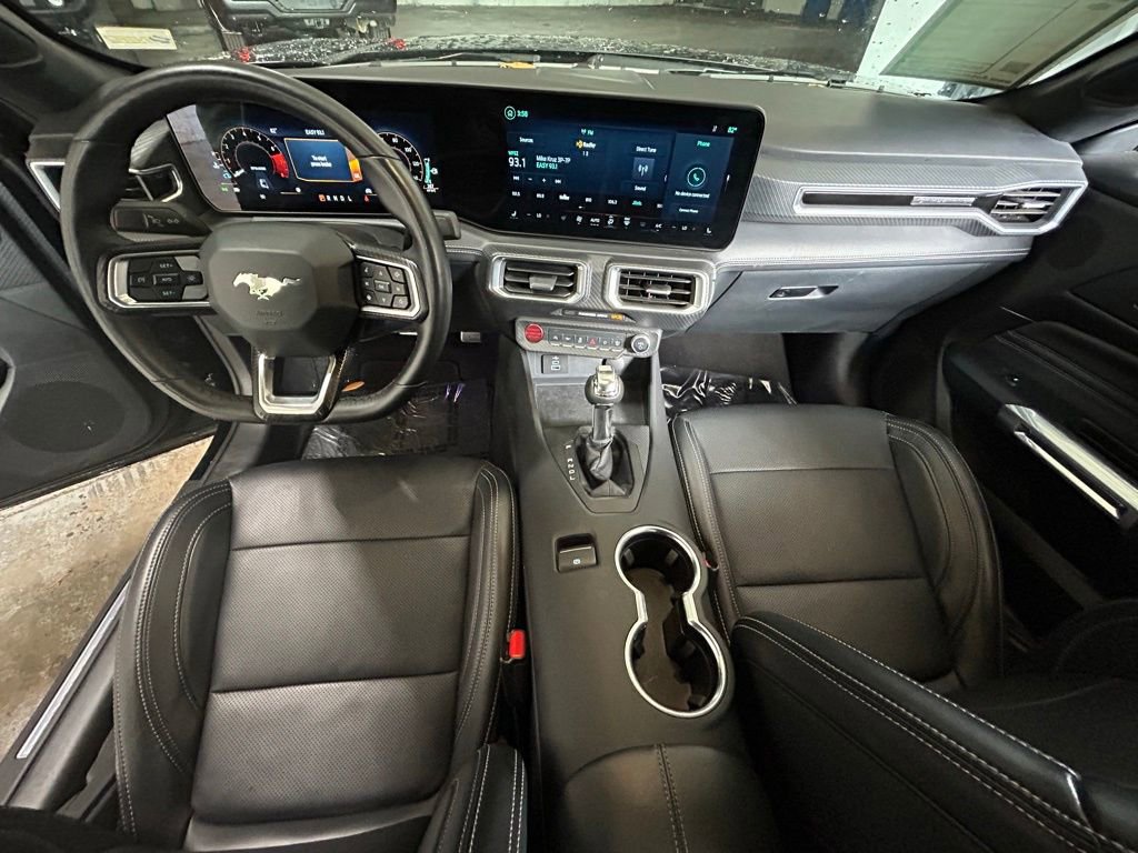 Used 2025 Ford Mustang Premium RWD image 10