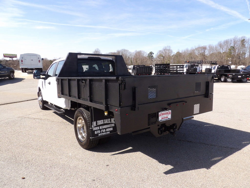 Used 2017 Ford F350 XL image 5