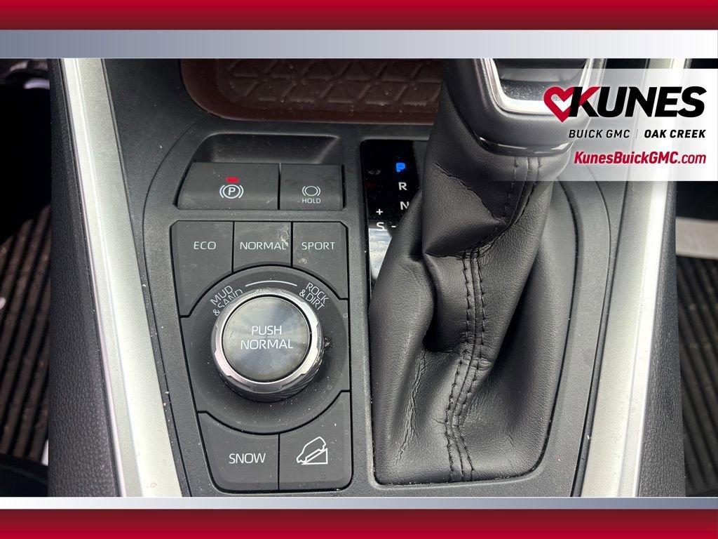 Used 2020 Toyota RAV4 Limited image 24