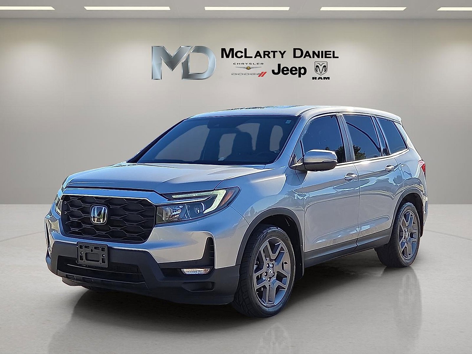 Used 2022 Honda Passport EX-L image 2