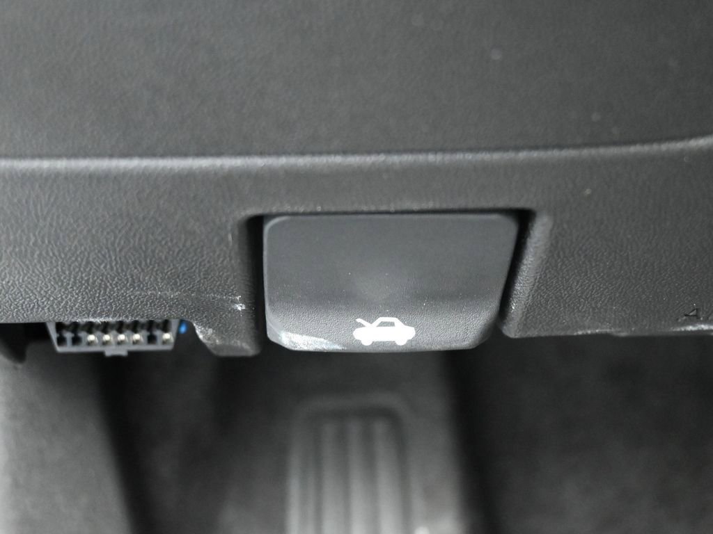 Used 2024 Chevrolet Malibu RS image 28