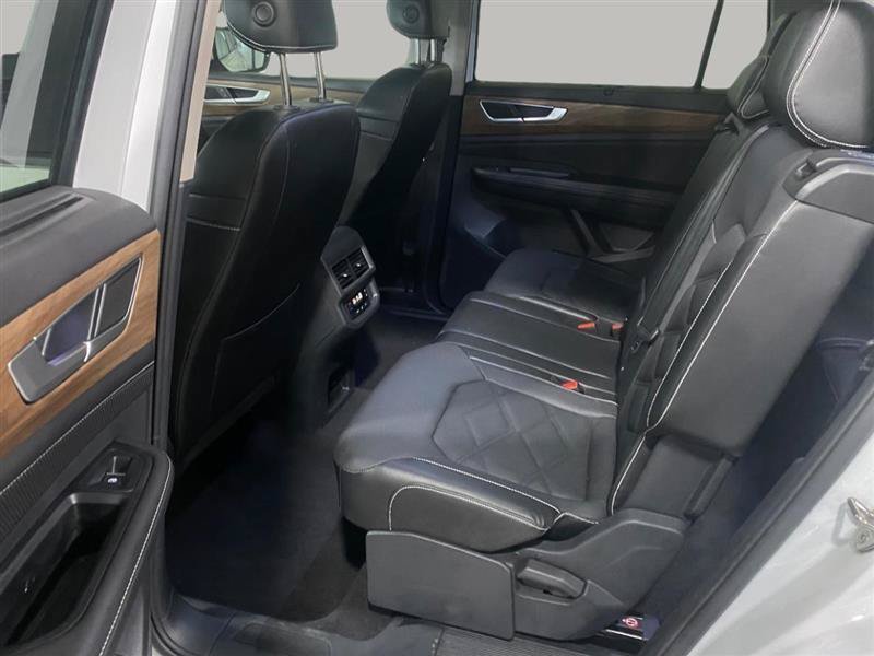 Used 2024 Volkswagen Atlas SE AWD/4WD image 14