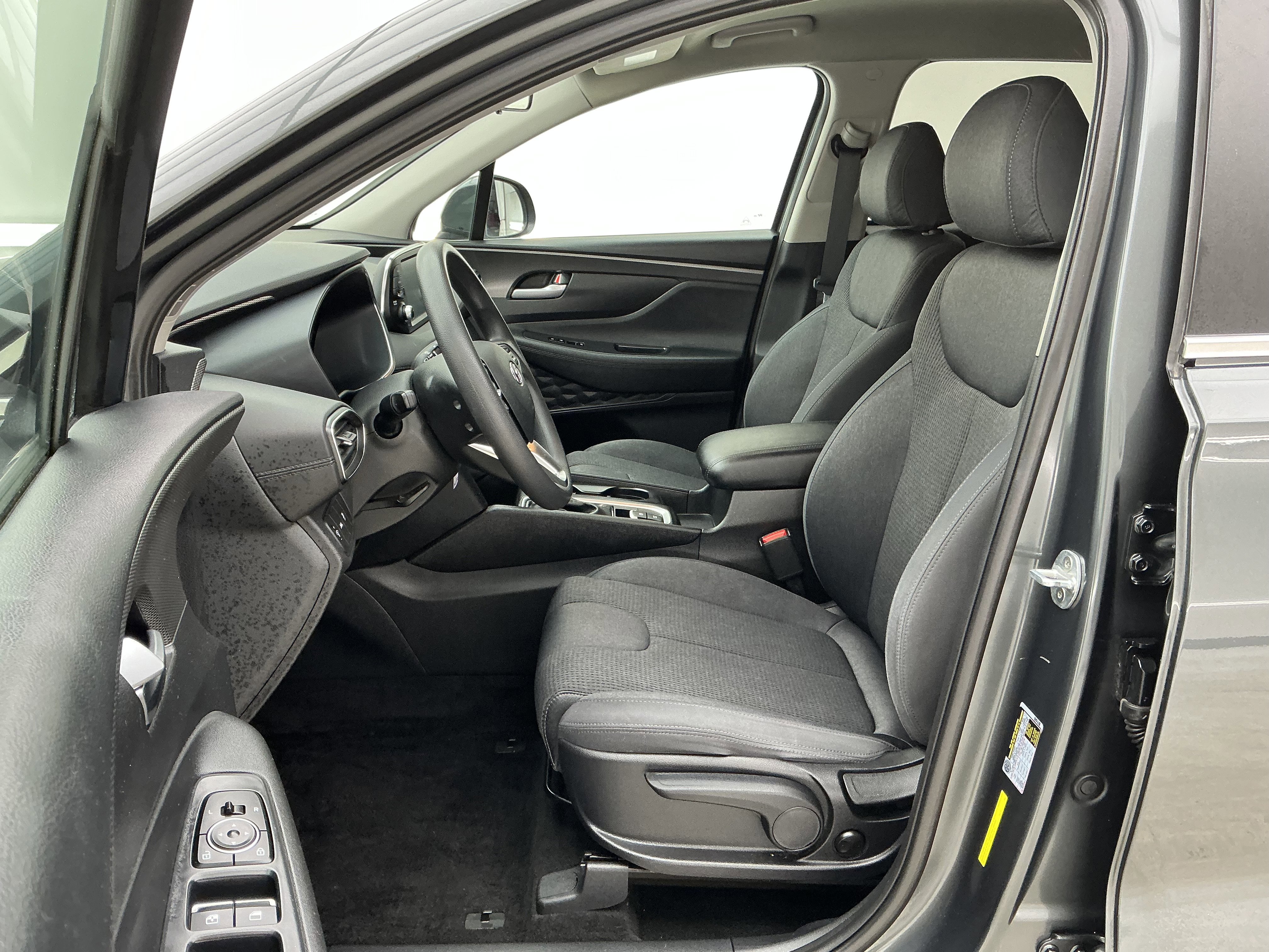 Used 2020 Hyundai Santa Fe SE w/ Cargo Package image 17