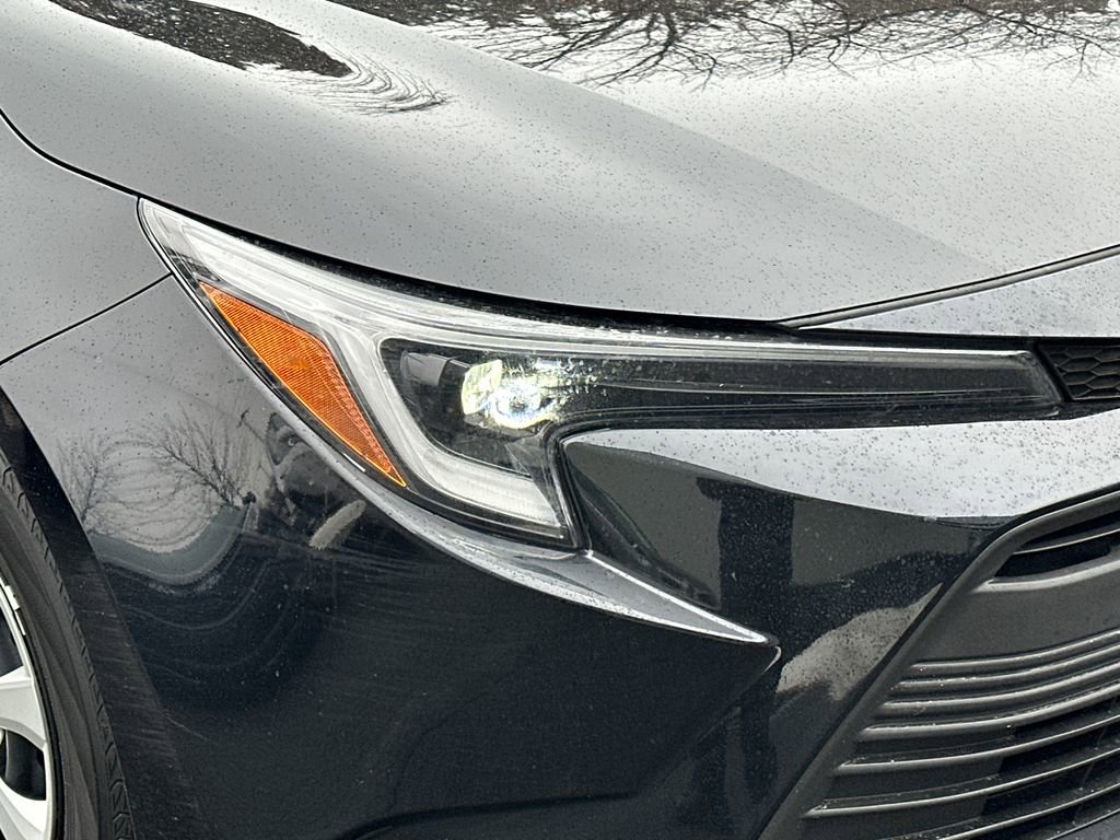 Used 2025 Toyota Corolla LE image 7