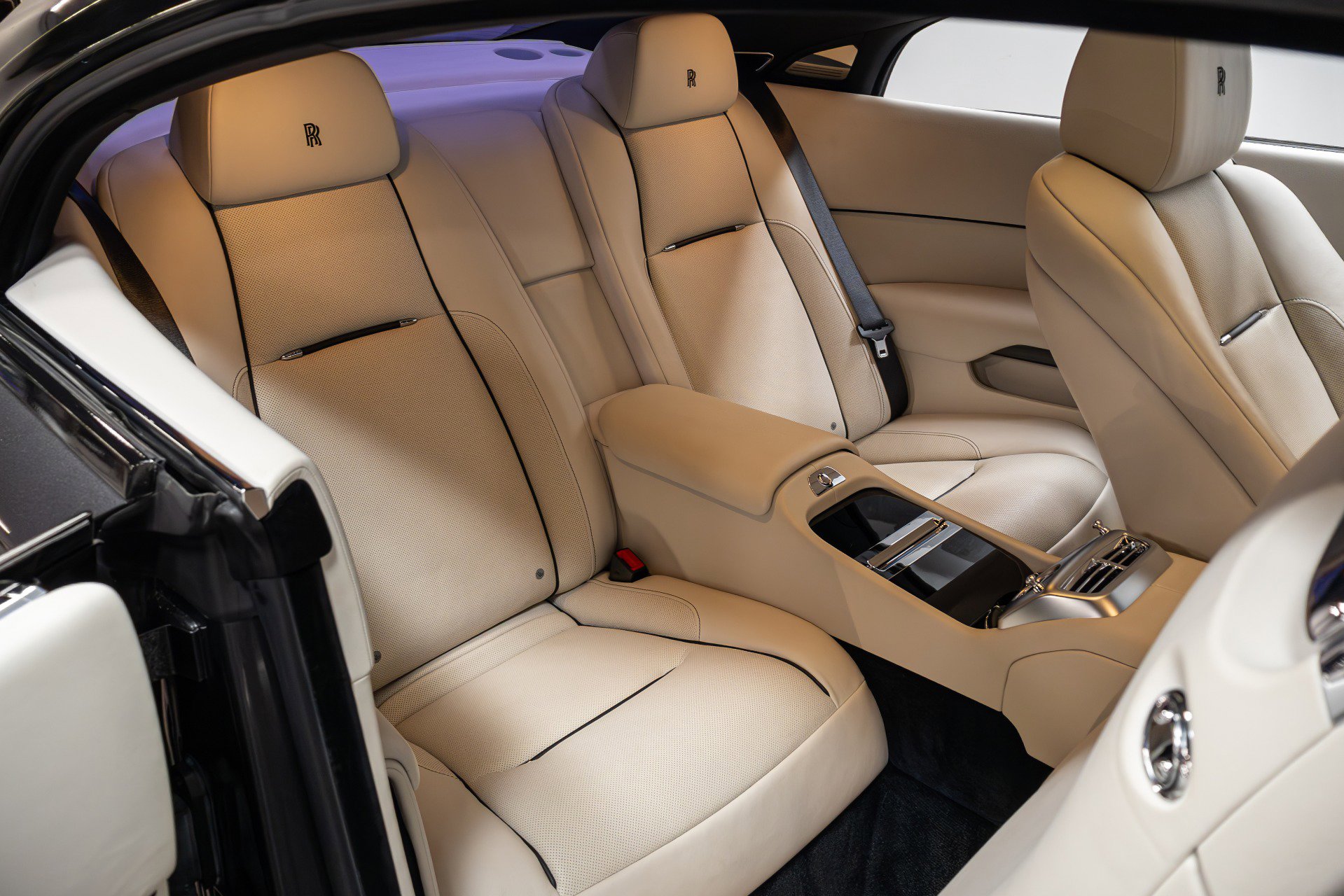 Used 2016 Rolls-Royce Wraith image 21