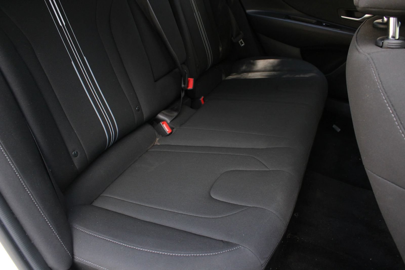 Used 2025 Hyundai Elantra SEL FWD image 24