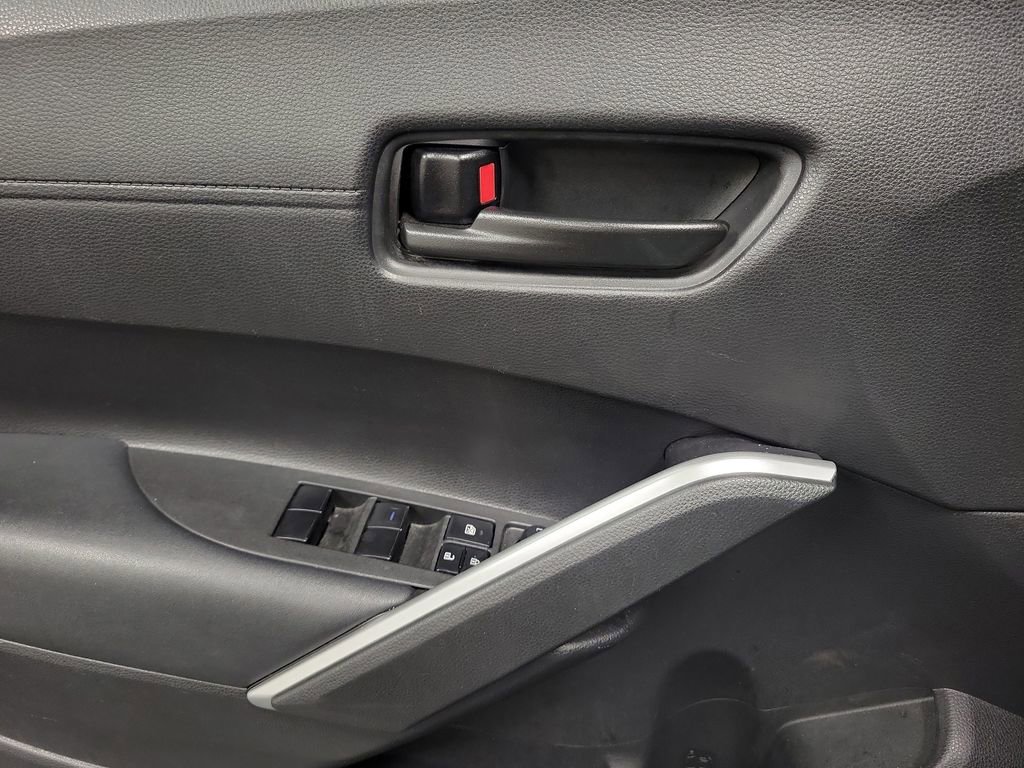 Used 2022 Toyota Corolla Cross LE image 18