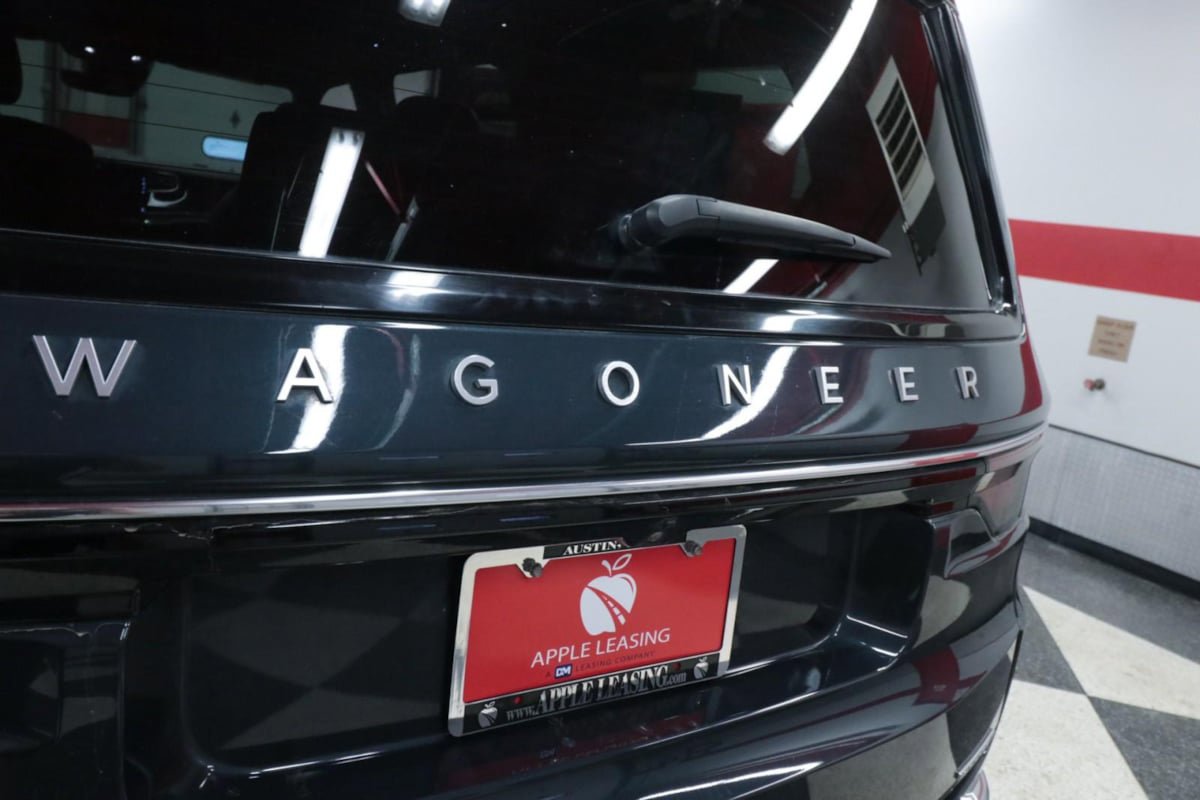 Used 2022 Jeep Wagoneer Series I w/ Premium Group I AWD/4WD image 36