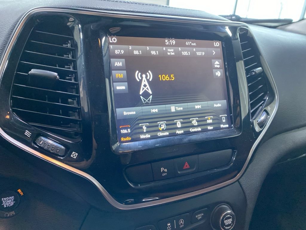 Used 2019 Jeep Cherokee Overland image 26