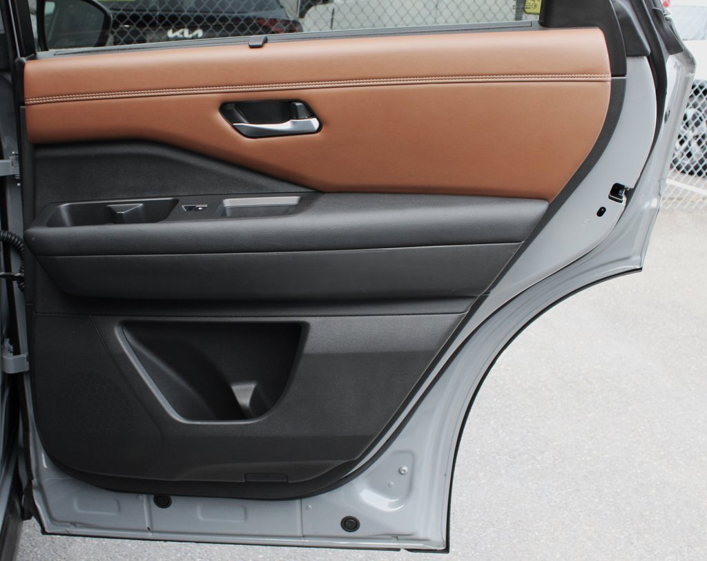 Certified 2023 Nissan Pathfinder Platinum image 19