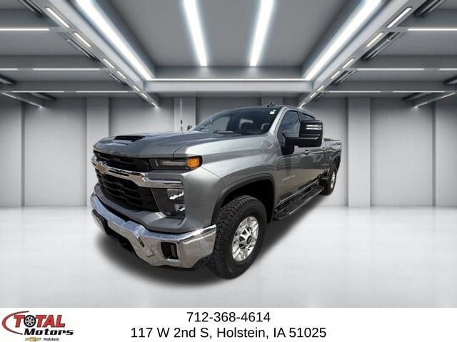 Used 2025 Chevrolet Silverado 2500 LT w/ Convenience Package AWD/4WD image 4