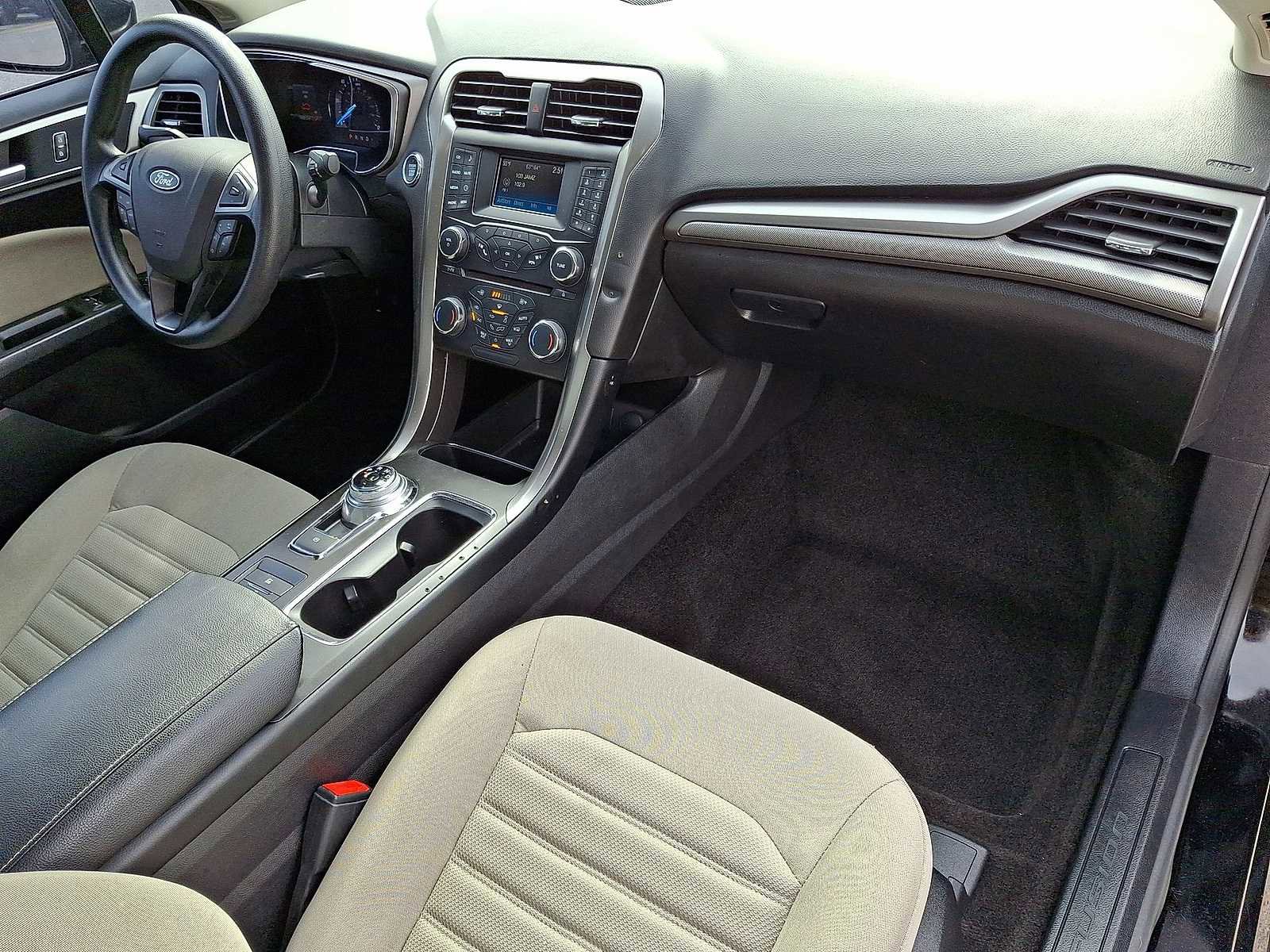 Used 2018 Ford Fusion S image 27