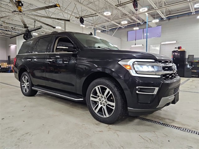 Used 2023 Ford Expedition Limited image 4