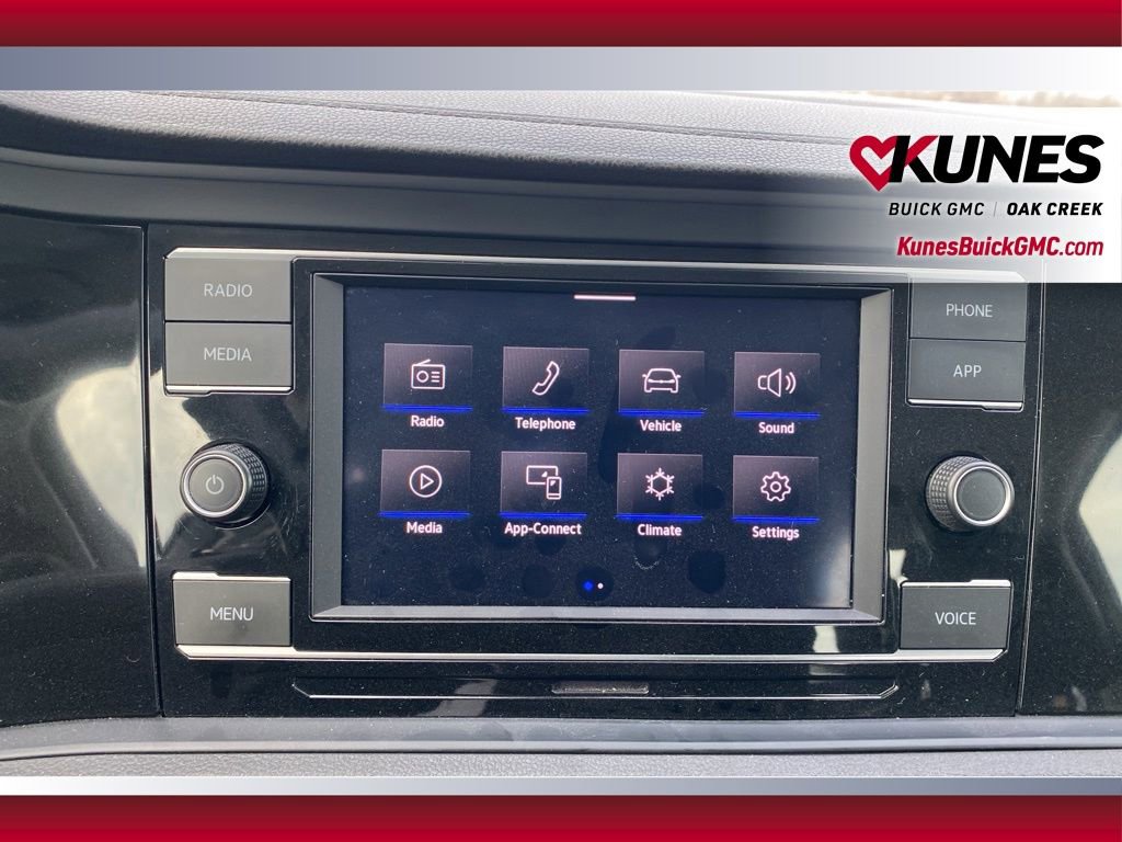 Used 2024 Volkswagen Jetta SE image 17