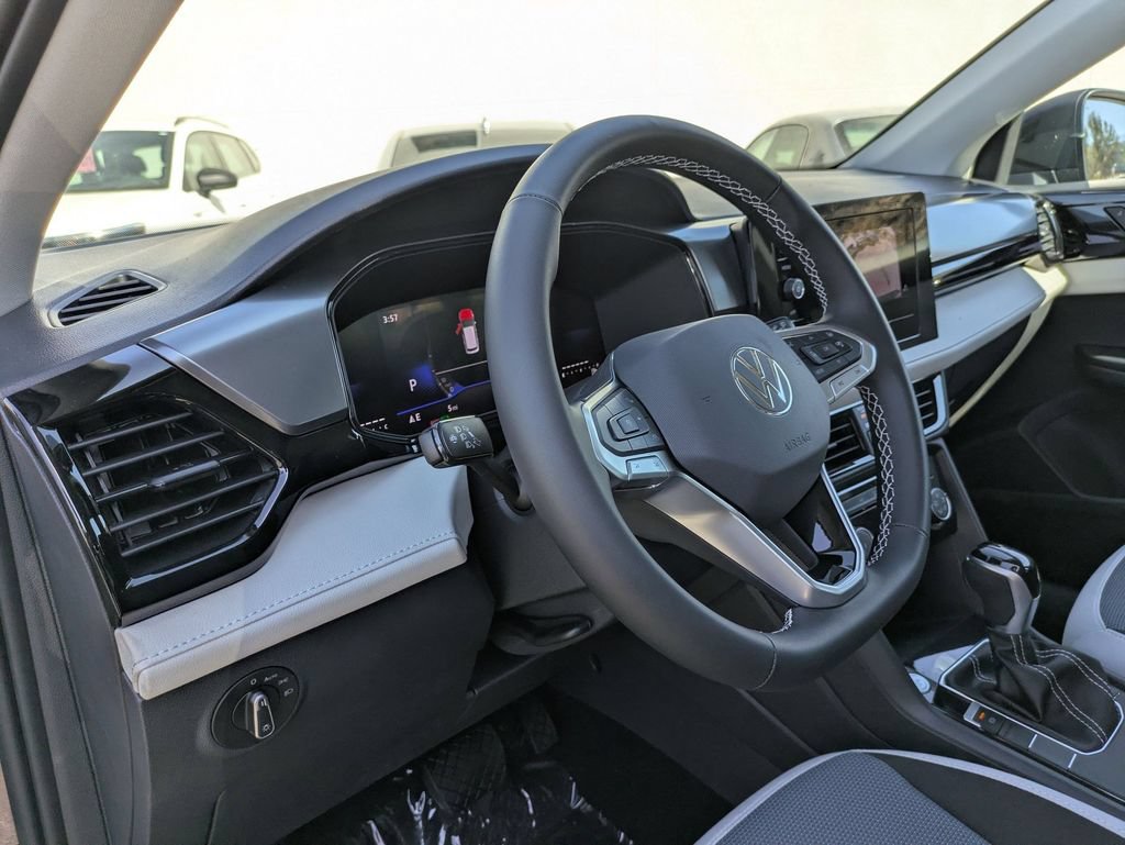 Certified 2025 Volkswagen Taos S FWD image 9
