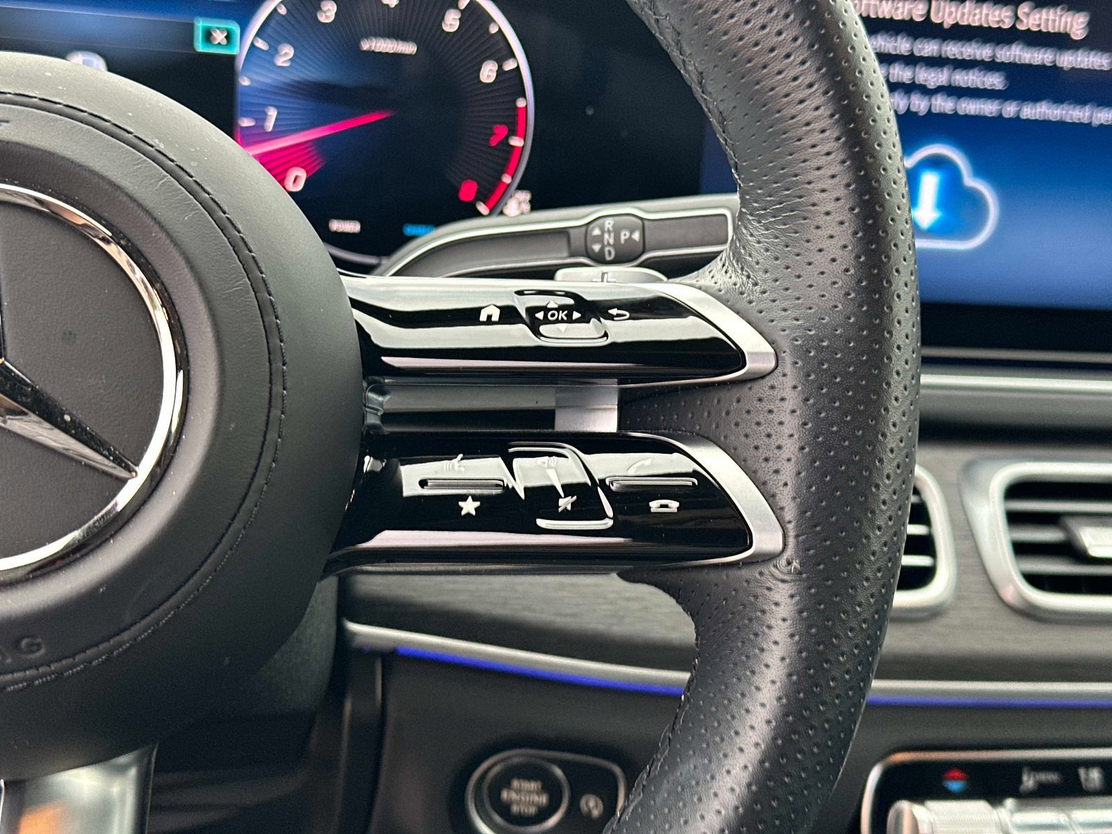 Certified 2025 Mercedes-Benz GLS 580 4MATIC image 27