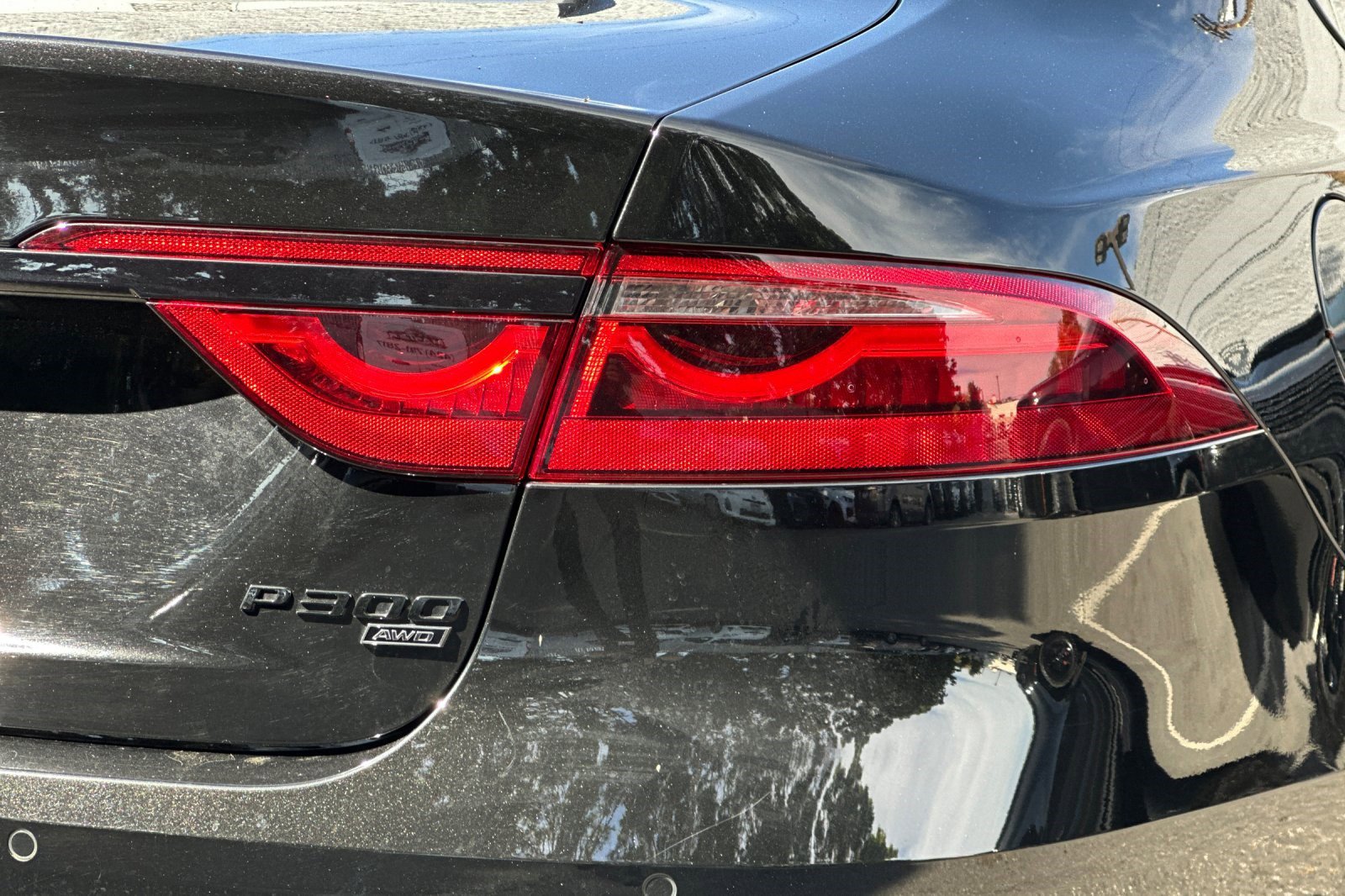 Used 2022 Jaguar XF R-Dynamic SE image 14