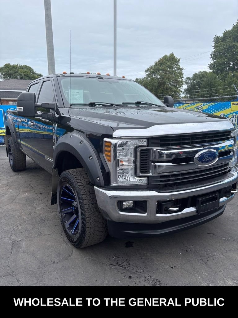 Used 2018 Ford F350 XLT w/ XLT Premium Package AWD/4WD image 1
