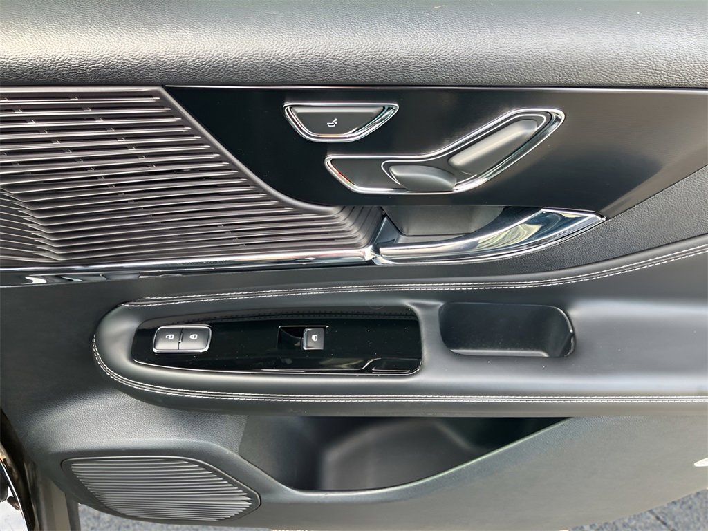 Used 2022 Lincoln Corsair AWD w/ Equipment Group 101A image 44