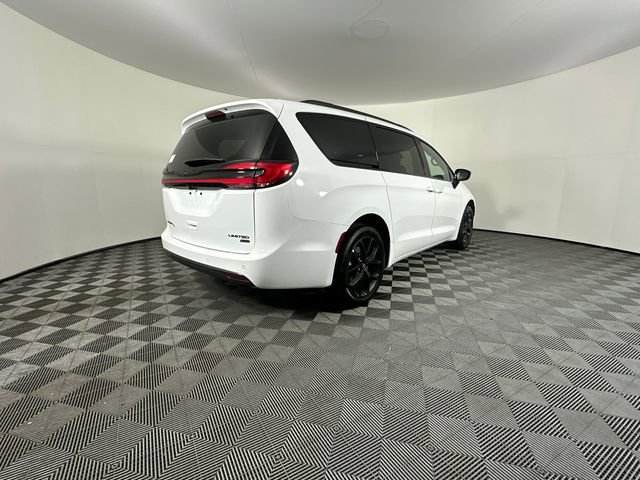New 2026 Chrysler Pacifica Limited w/ S Appearance Package AWD/4WD image 6