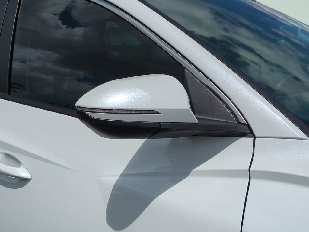 Certified 2025 Hyundai Tucson SEL AWD/4WD image 11