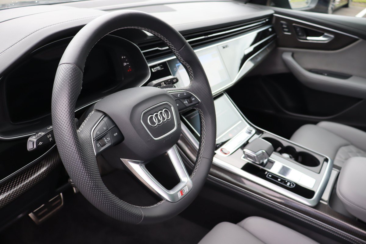 Used 2023 Audi SQ8 Prestige w/ Prestige Package AWD/4WD image 9