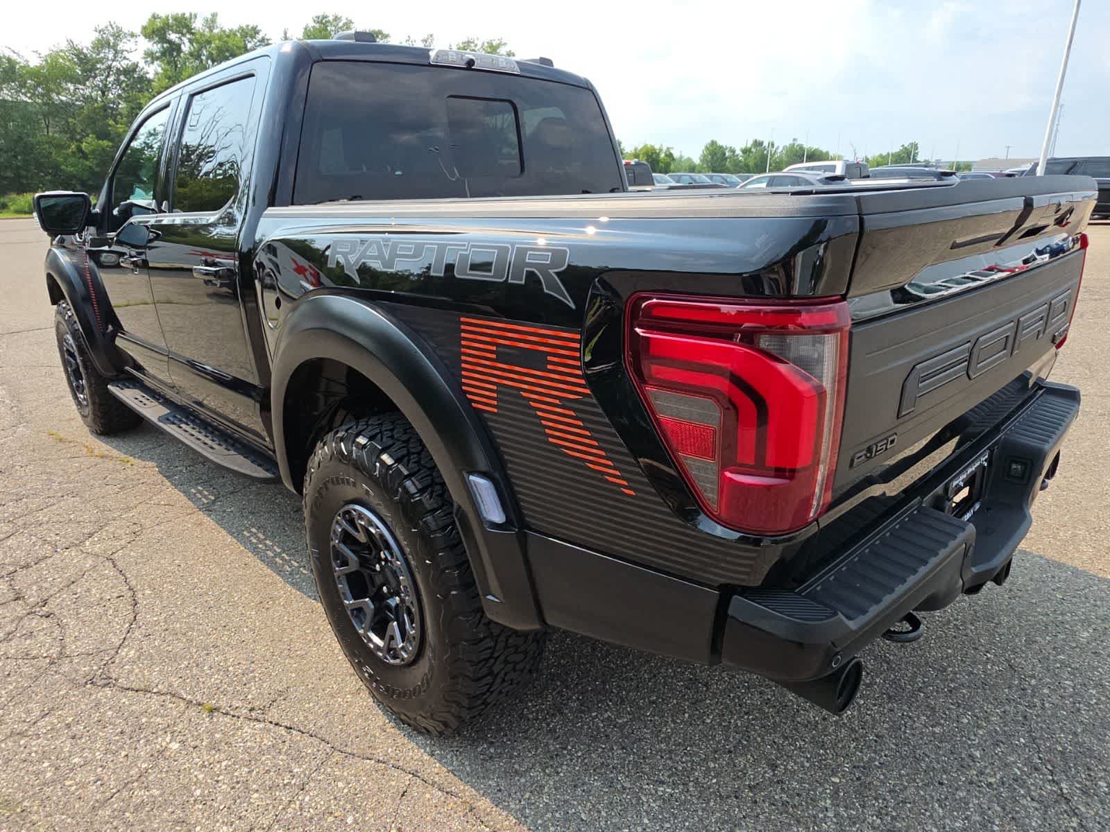 Used 2025 Ford F150 Raptor w/ Equipment Group 803A Raptor R AWD/4WD image 10