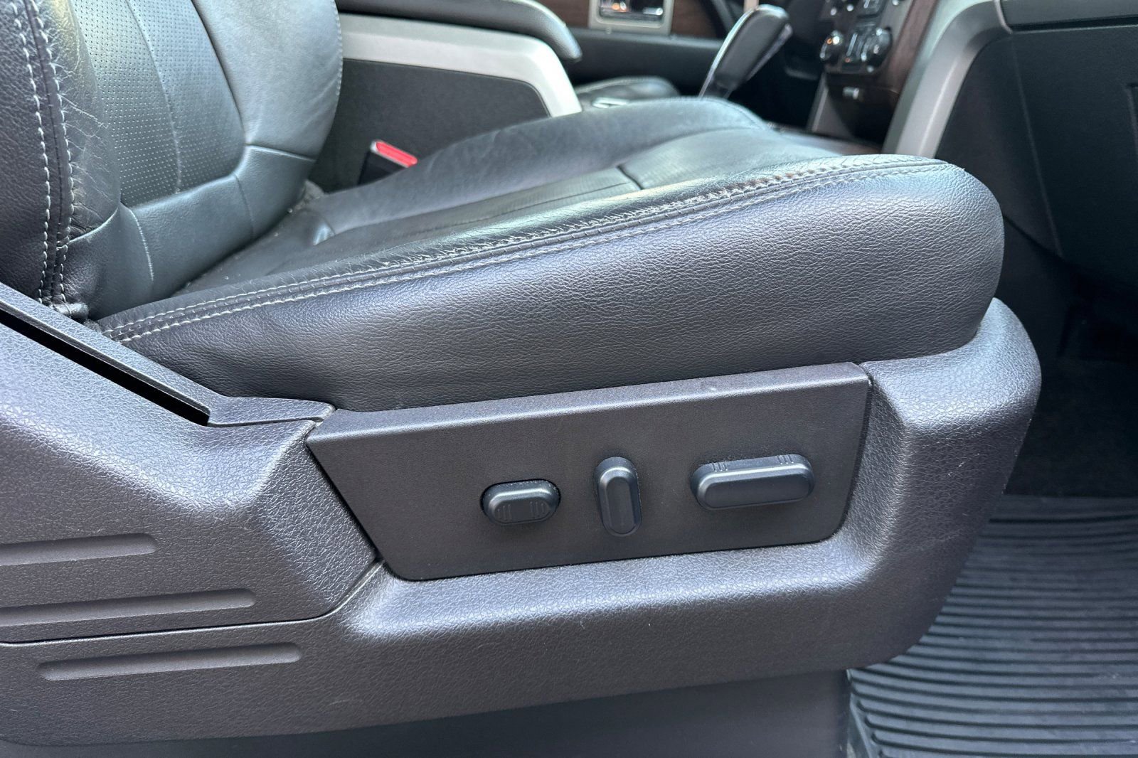 Used 2014 Ford F150 Lariat w/ Equipment Group 501A Mid image 22