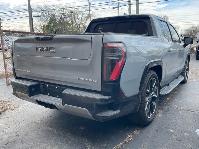 Used 2024 GMC Sierra EV Denali image 3