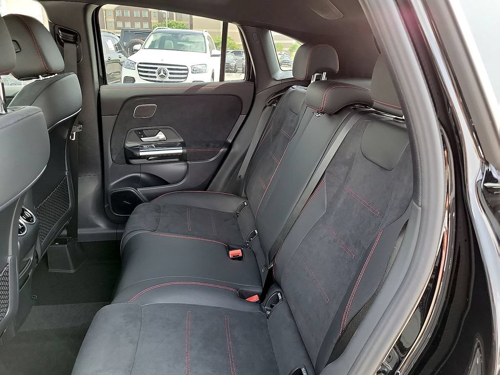 New 2025 Mercedes-Benz GLA 250 4MATIC image 13