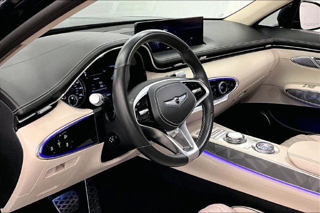 Used 2022 Genesis GV70 3.5T Sport w/ Sport Advanced Package AWD/4WD image 16