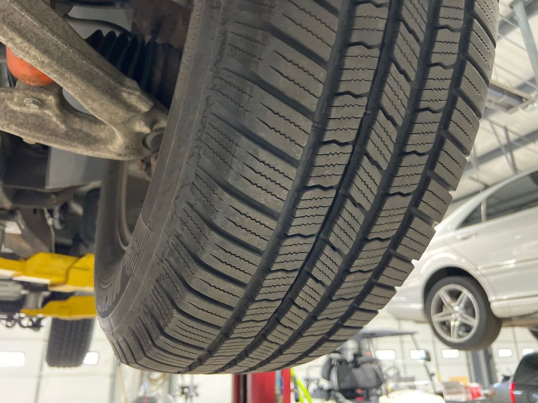 Used 2007 Cadillac Escalade AWD w/ Climate Package image 24