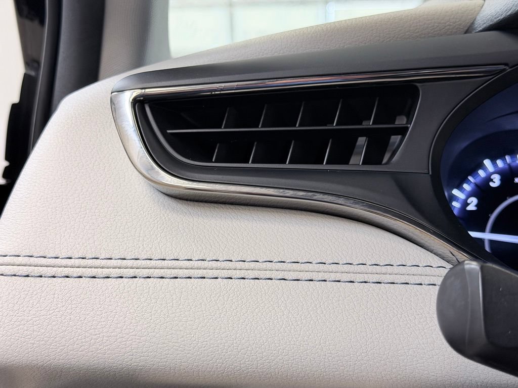 Used 2015 Toyota Avalon Limited FWD image 38