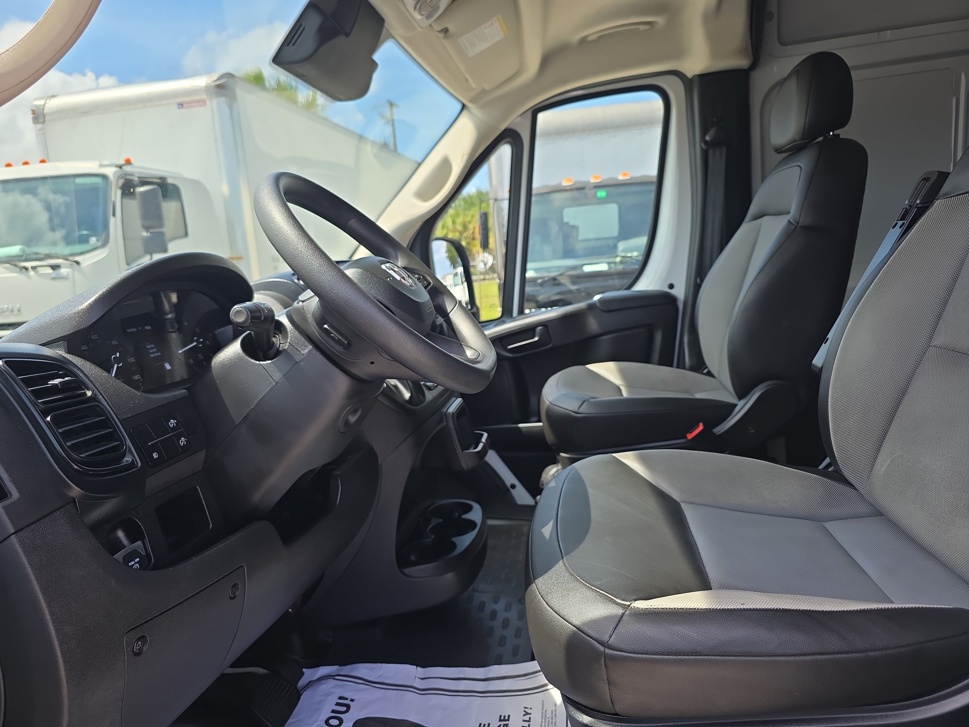 Used 2025 RAM ProMaster 2500 w/ Convenience Group FWD image 25