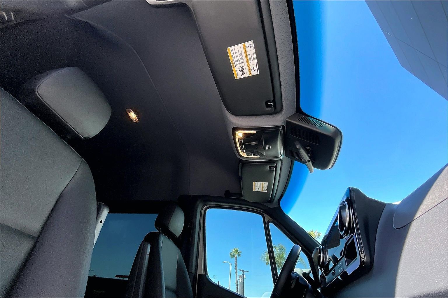 Used 2024 Mercedes-Benz Sprinter 2500 image 22